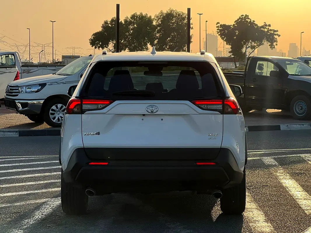 Car Image 2025 TOYOTA RAV4 XLE