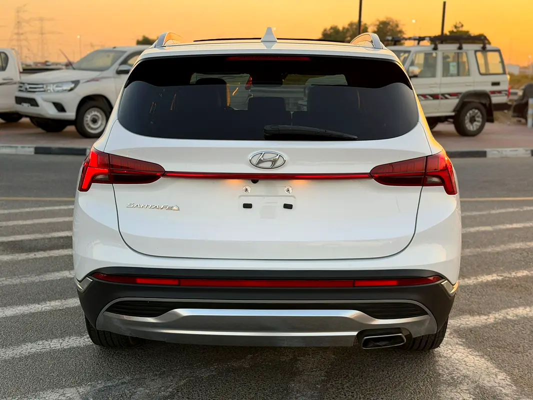 Car Image 2022 HYUNDAI SANTA FE Limited