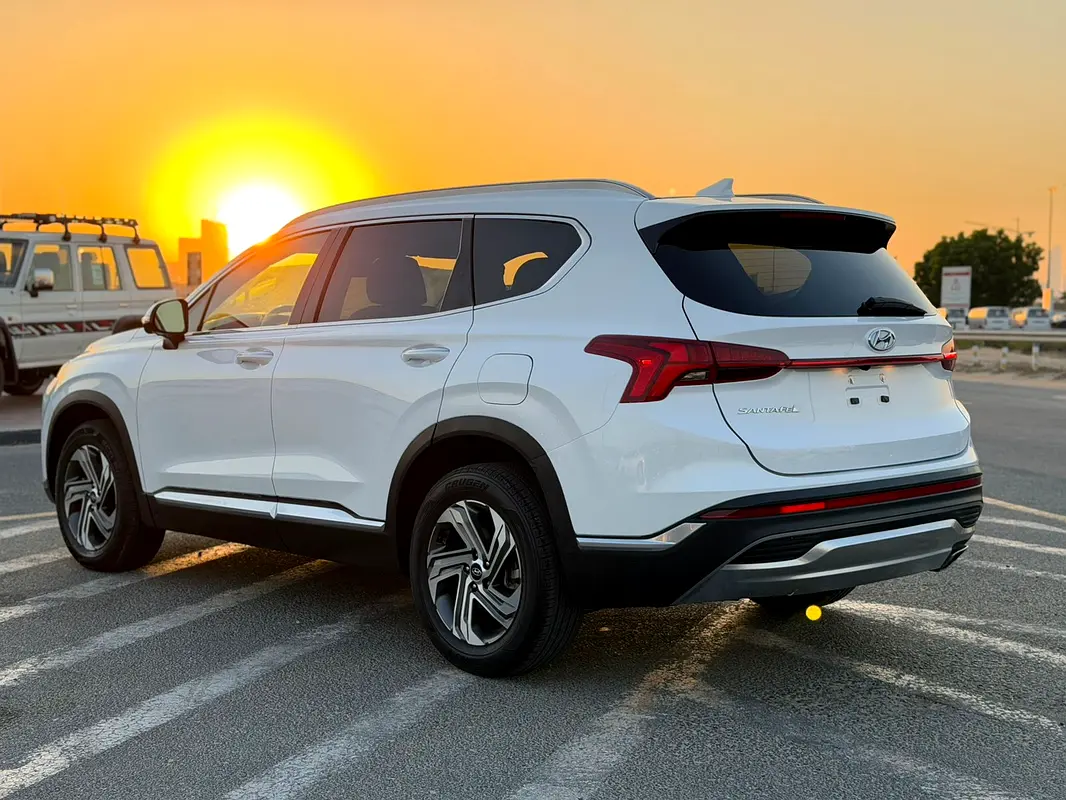 Car Image 2022 HYUNDAI SANTA FE Limited