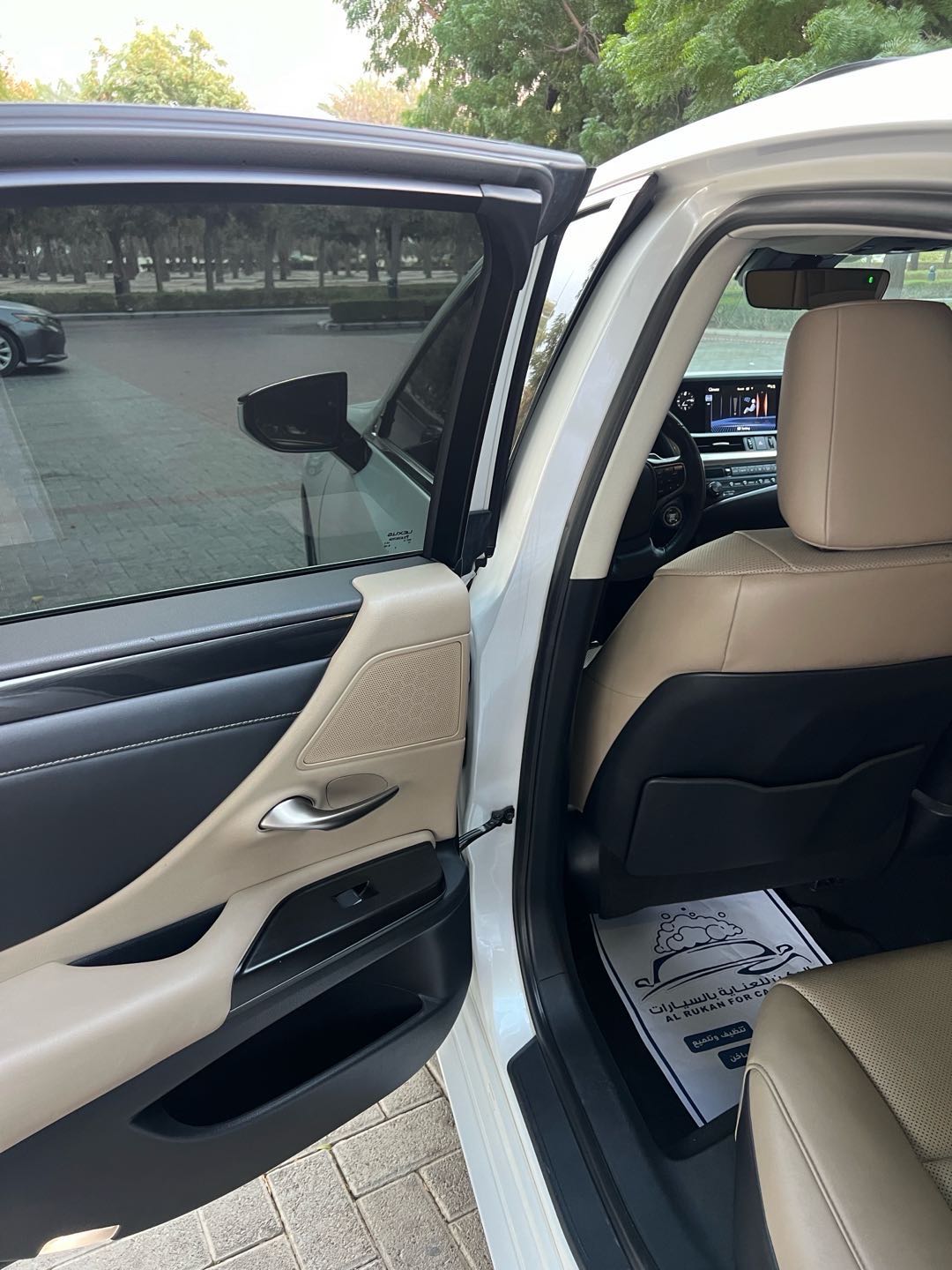Car Image 2019 LEXUS ES 350
