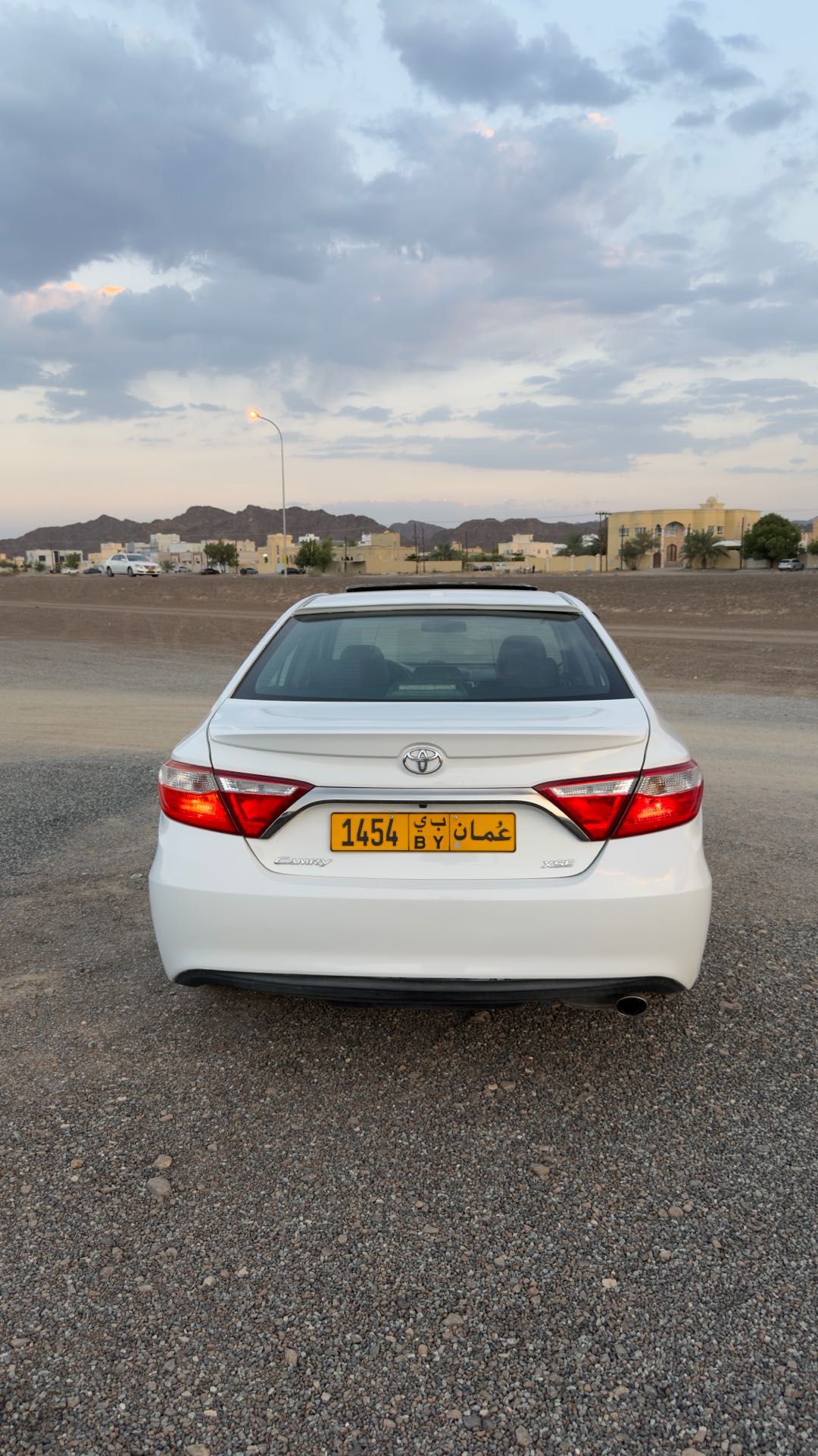 Car Image 2015 TOYOTA CAMRY XSE