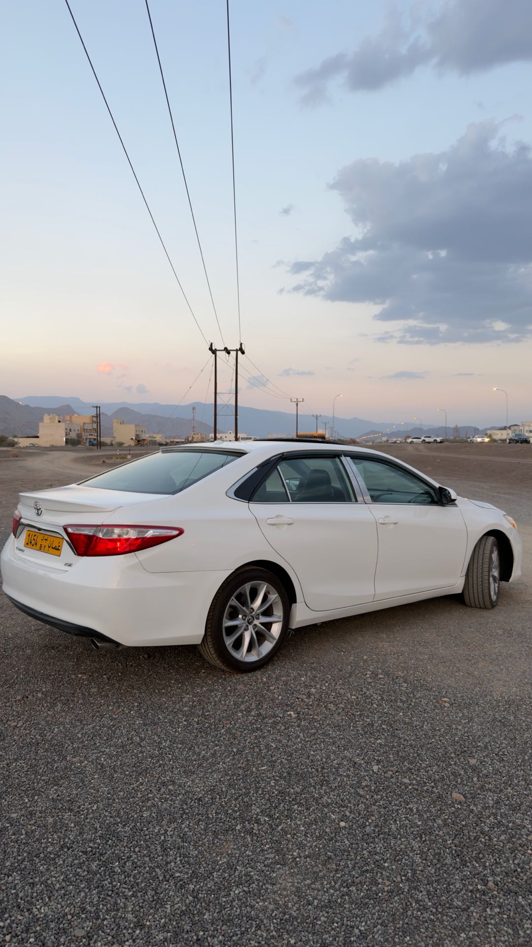 Car Image 2015 TOYOTA CAMRY XSE