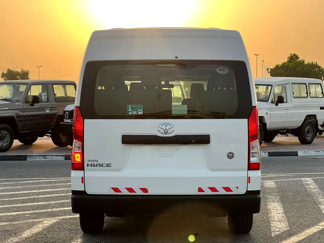 Car Image 2021 TOYOTA Hiace GL