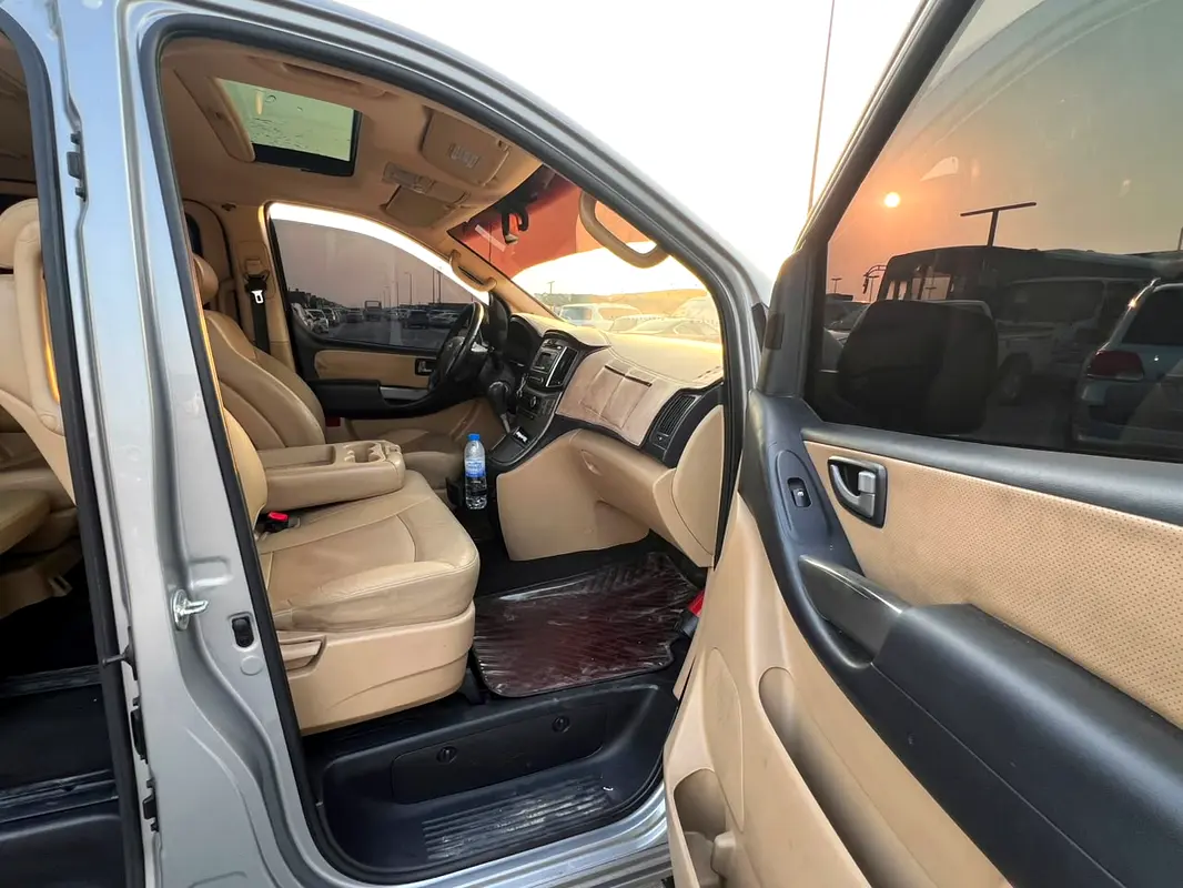 Car Image 2018 HYUNDAI H1 GLS