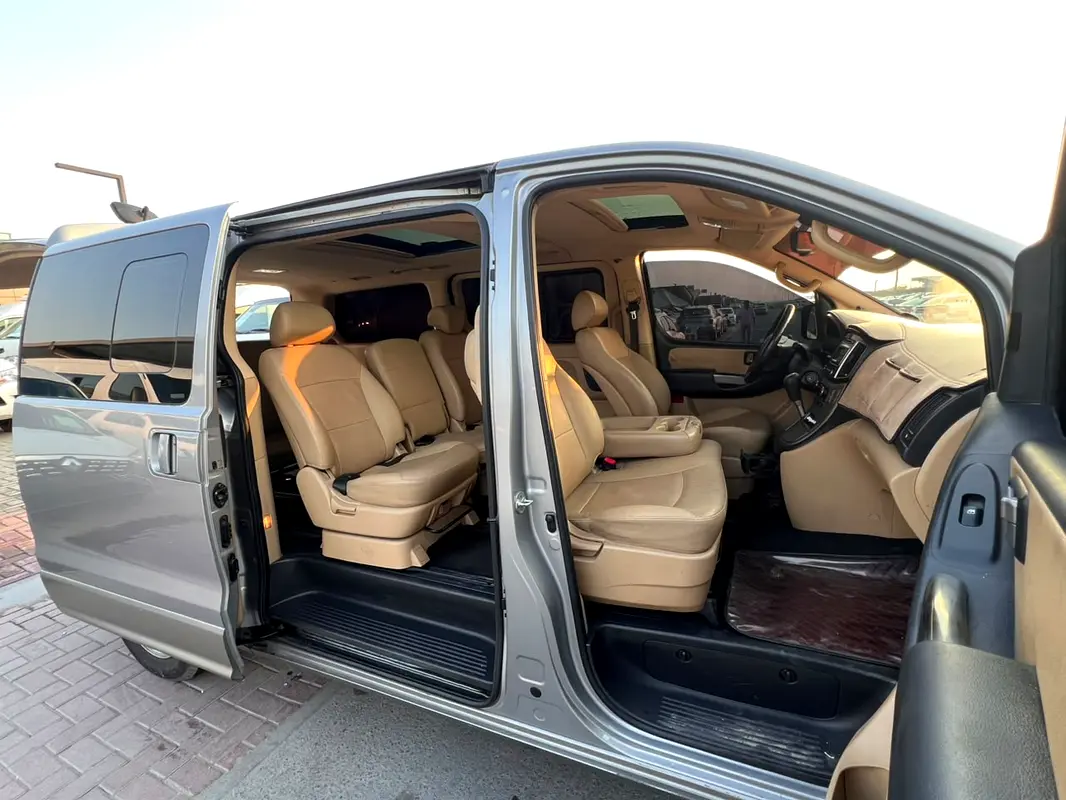 Car Image 2018 HYUNDAI H1 GLS
