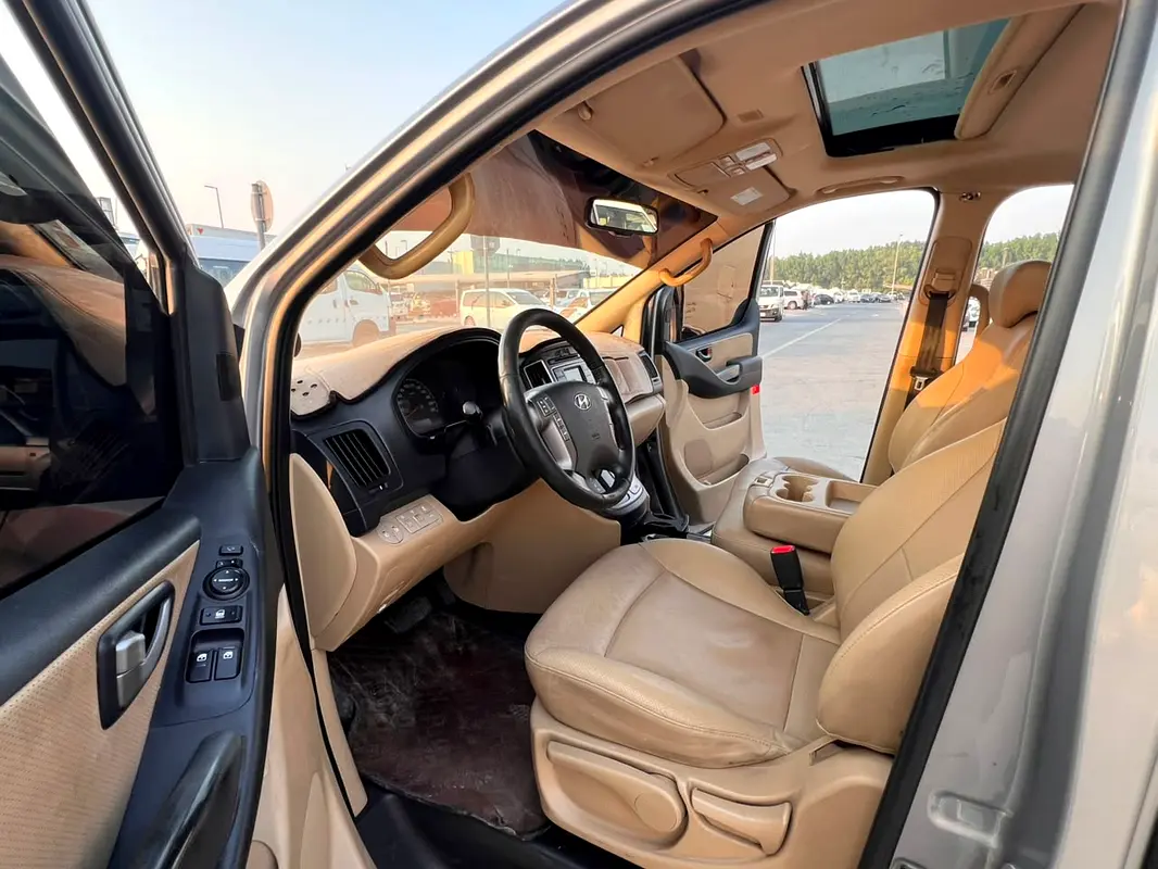 Car Image 2018 HYUNDAI H1 GLS