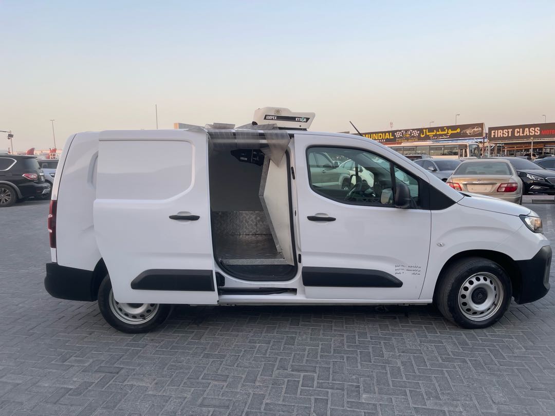 Car Image 2025 PEUGEOT PARTNER Van Short Body