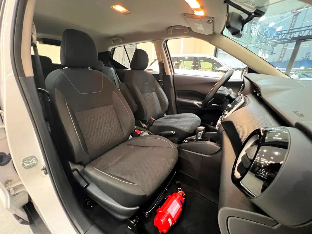 Car Image 2024 NISSAN KICKS SV