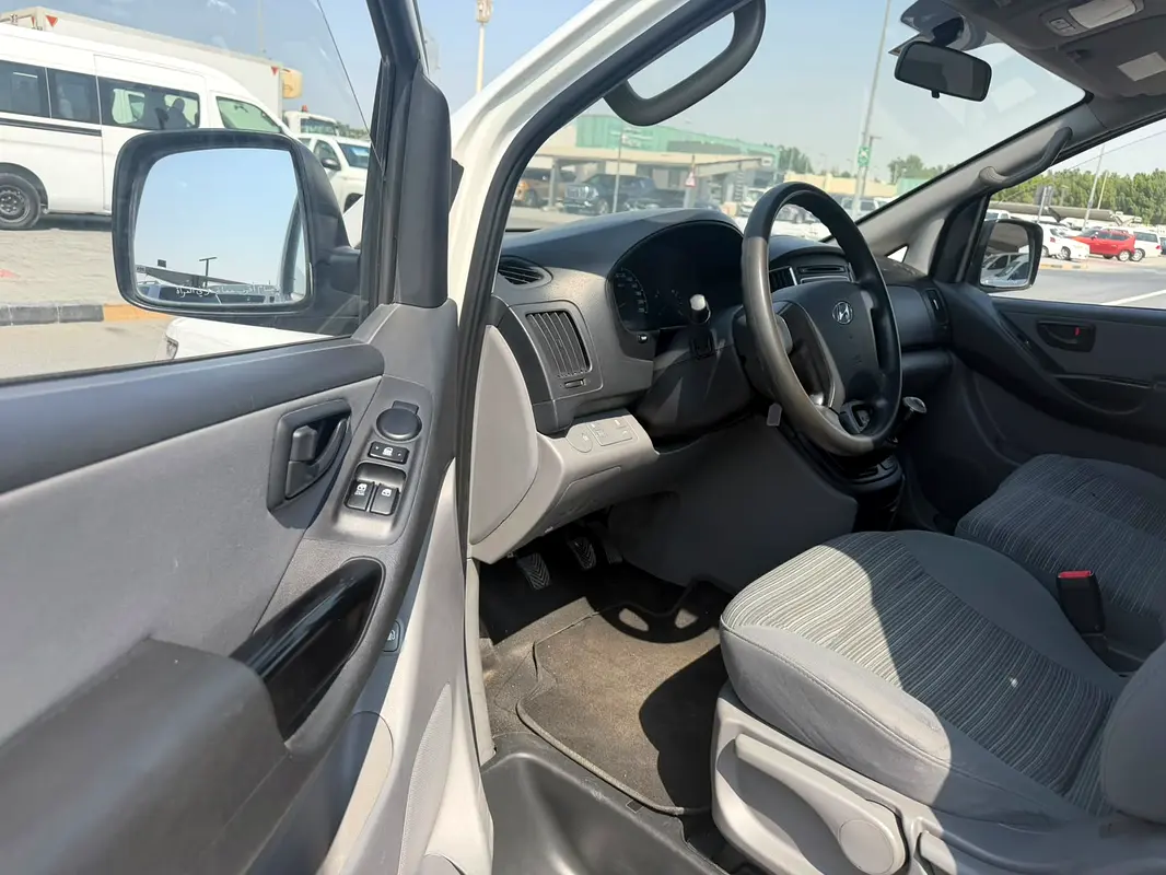 Car Image 2021 HYUNDAI H1 GL Panel Van