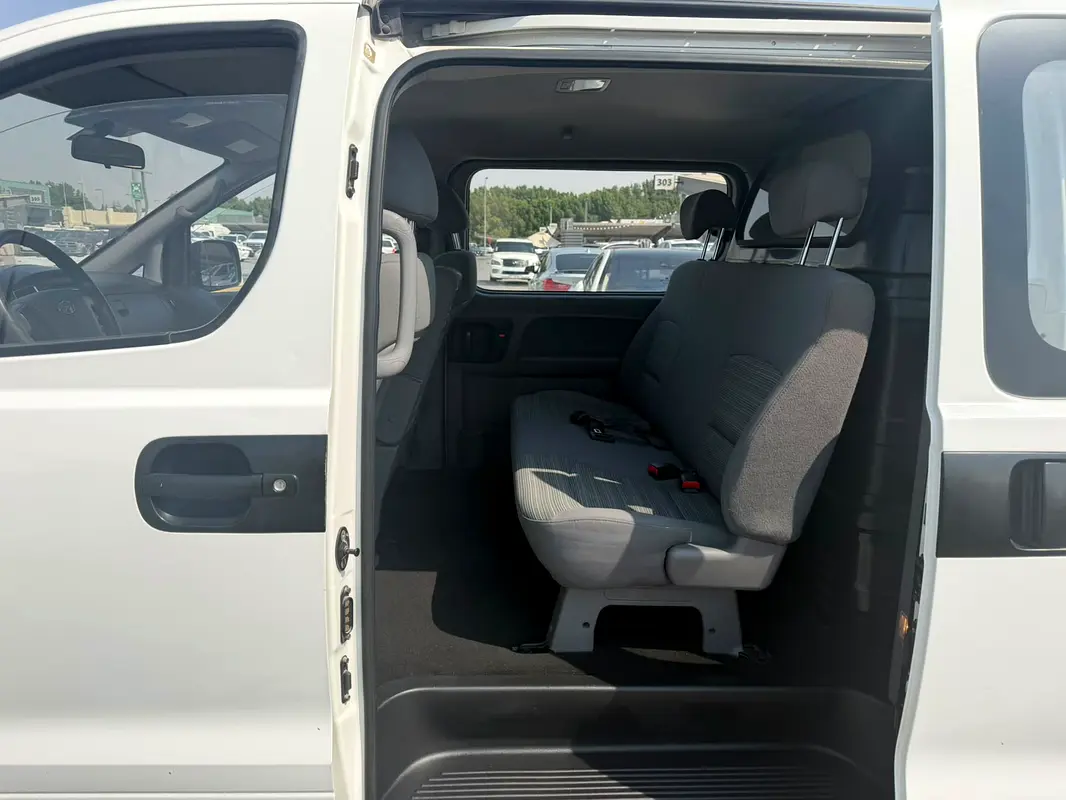 Car Image 2021 HYUNDAI H1 GL Panel Van