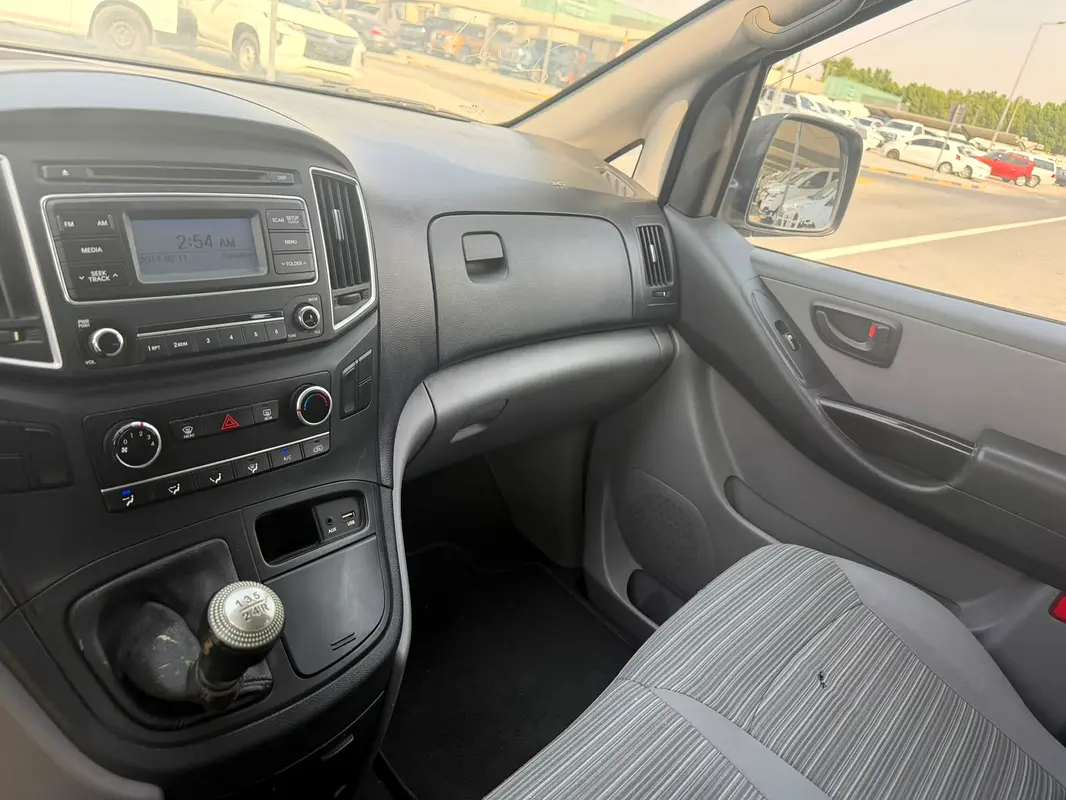 Car Image 2021 HYUNDAI H1 GL Panel Van