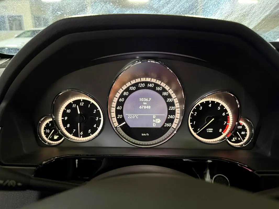 Car Image 2010 MERCEDES E Class 350
