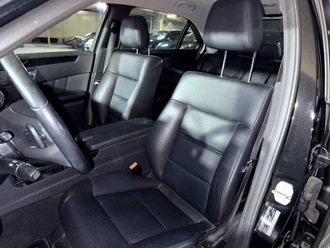Car Image 2010 MERCEDES E Class 350