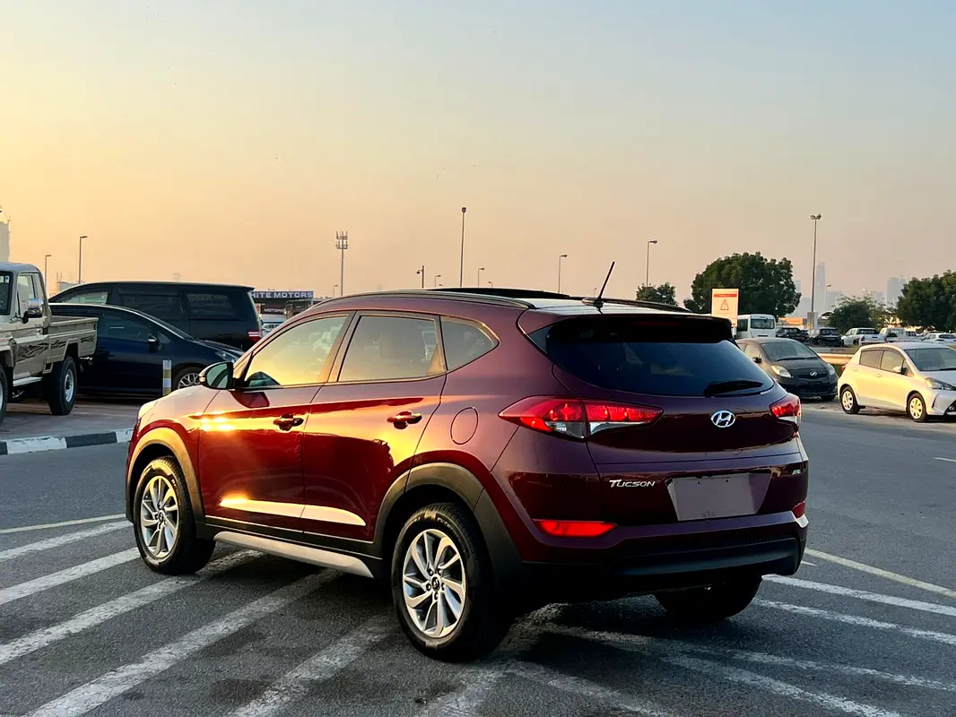 Car Image 2017 HYUNDAI TUCSON Limited