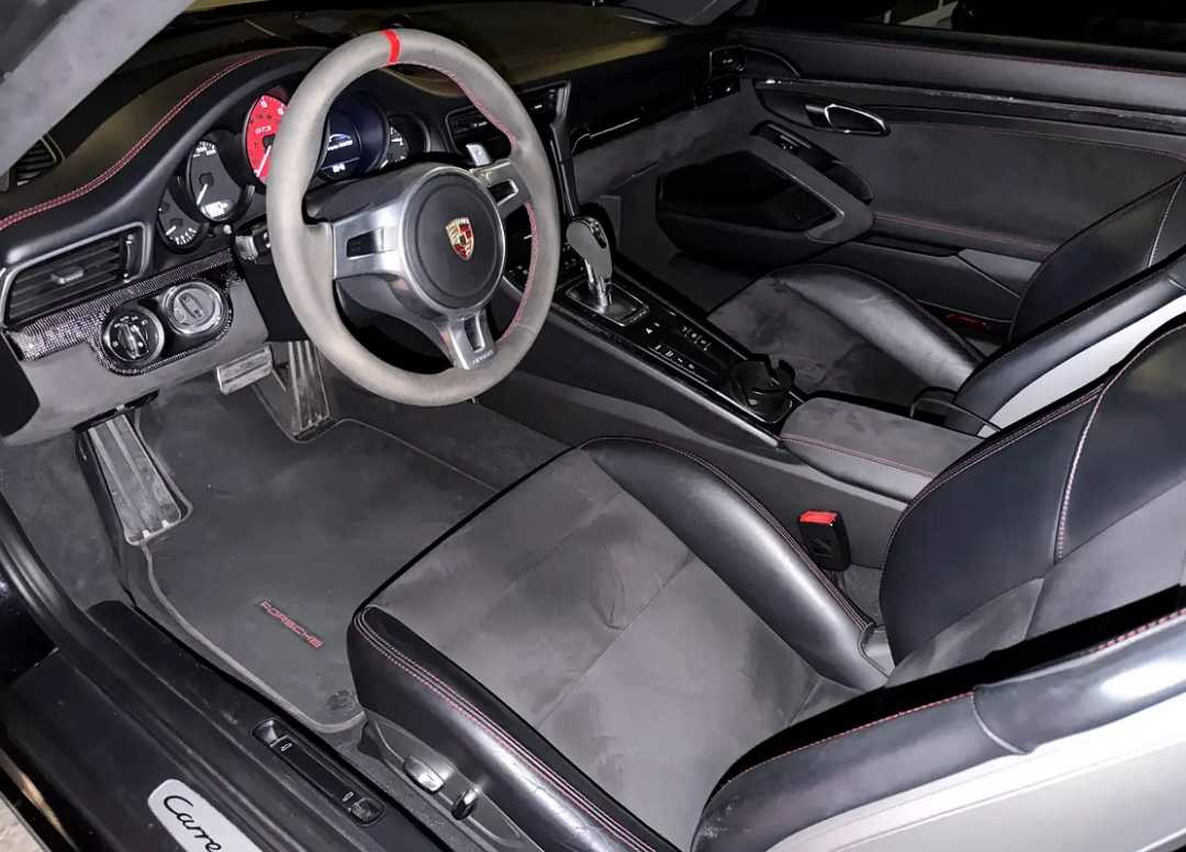 Car Image 2015 PORSCHE 911 Carrera 4