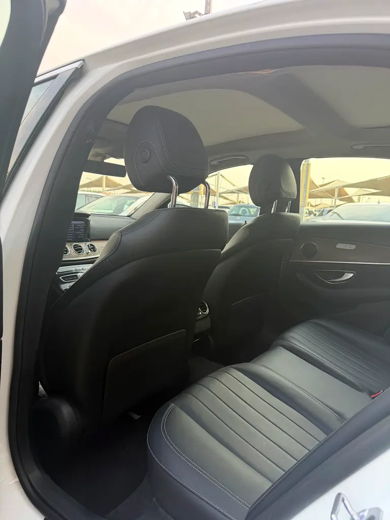 Car Image 2019 MERCEDES E Class 200