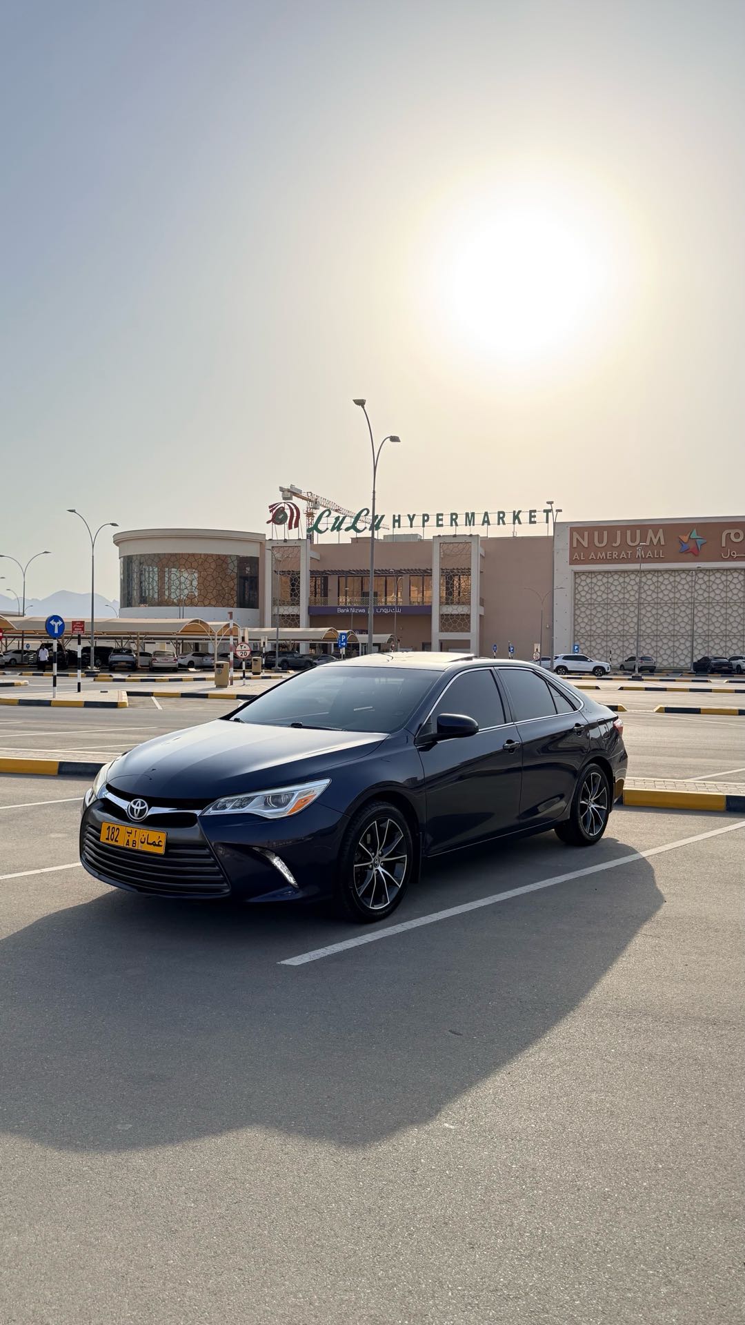 Car Image 2016 TOYOTA CAMRY XLE