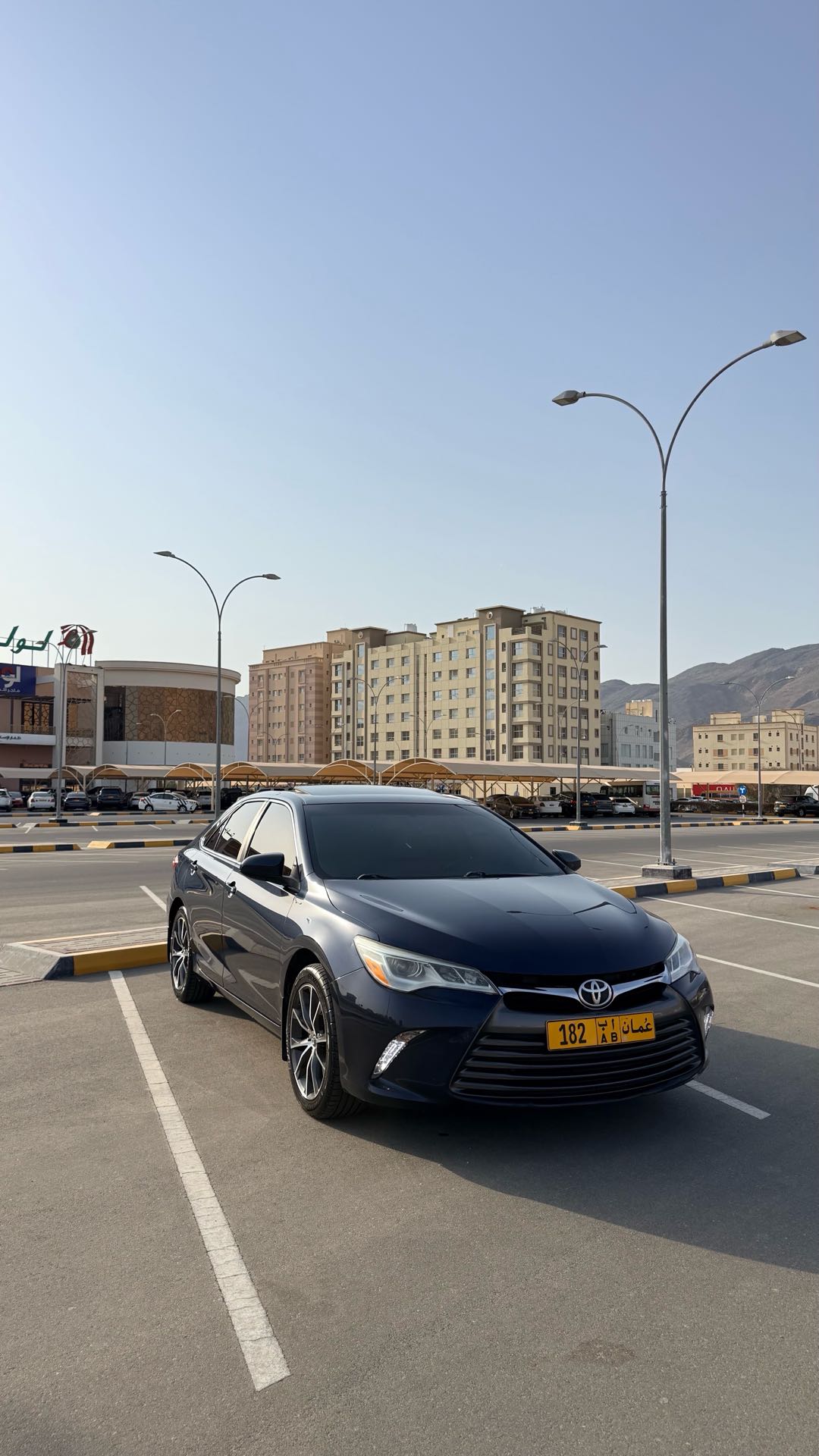 Car Image 2016 TOYOTA CAMRY XLE