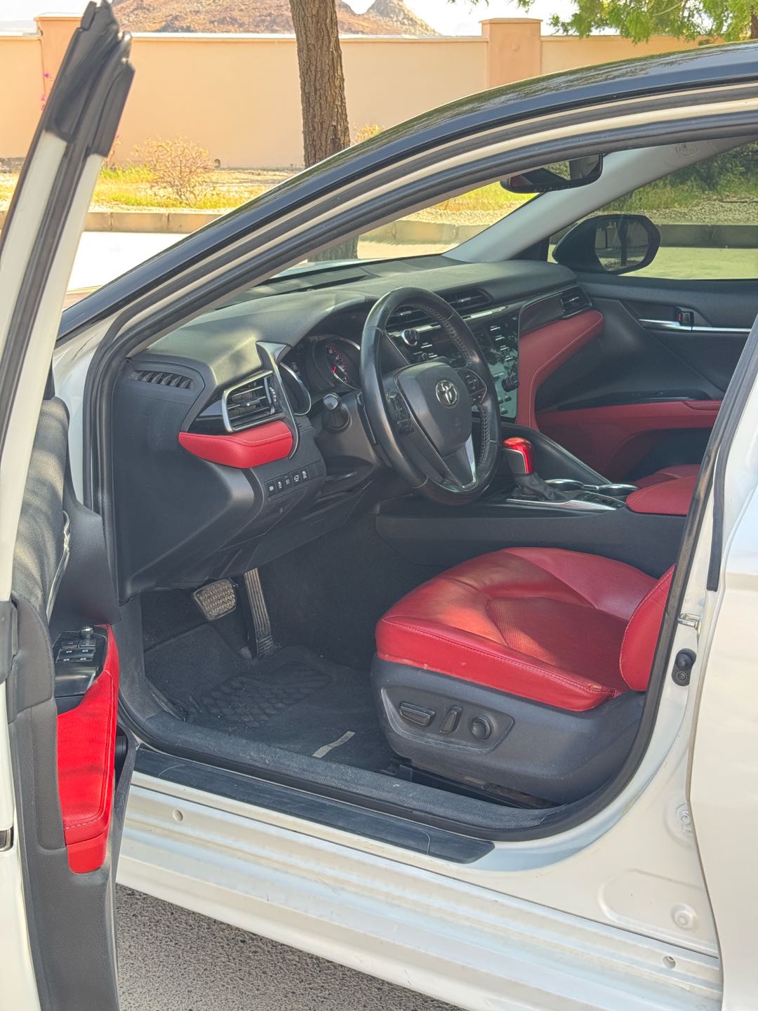 Car Image 2020 TOYOTA CAMRY XSE