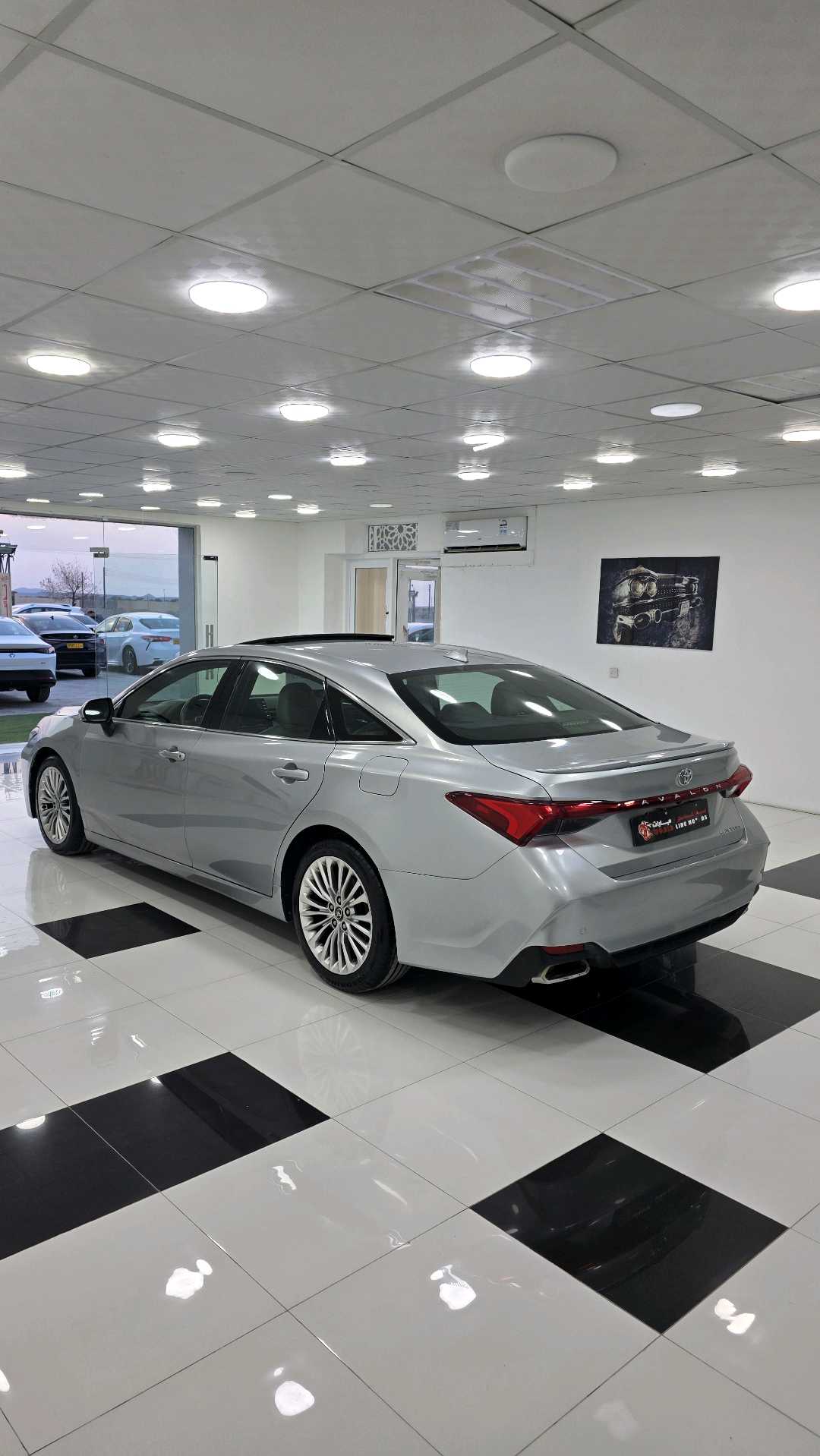 Car Image 2020 TOYOTA AVALON LIMITED