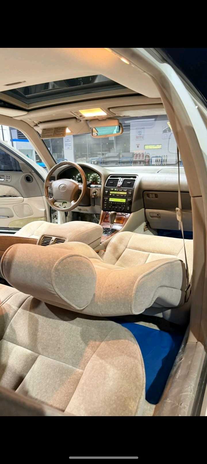 Car Image 1995 LEXUS LS 400