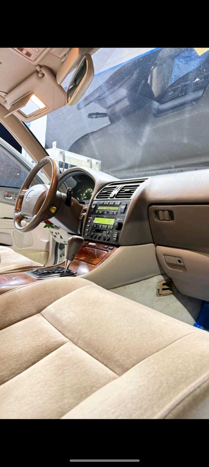 Car Image 1995 LEXUS LS 400