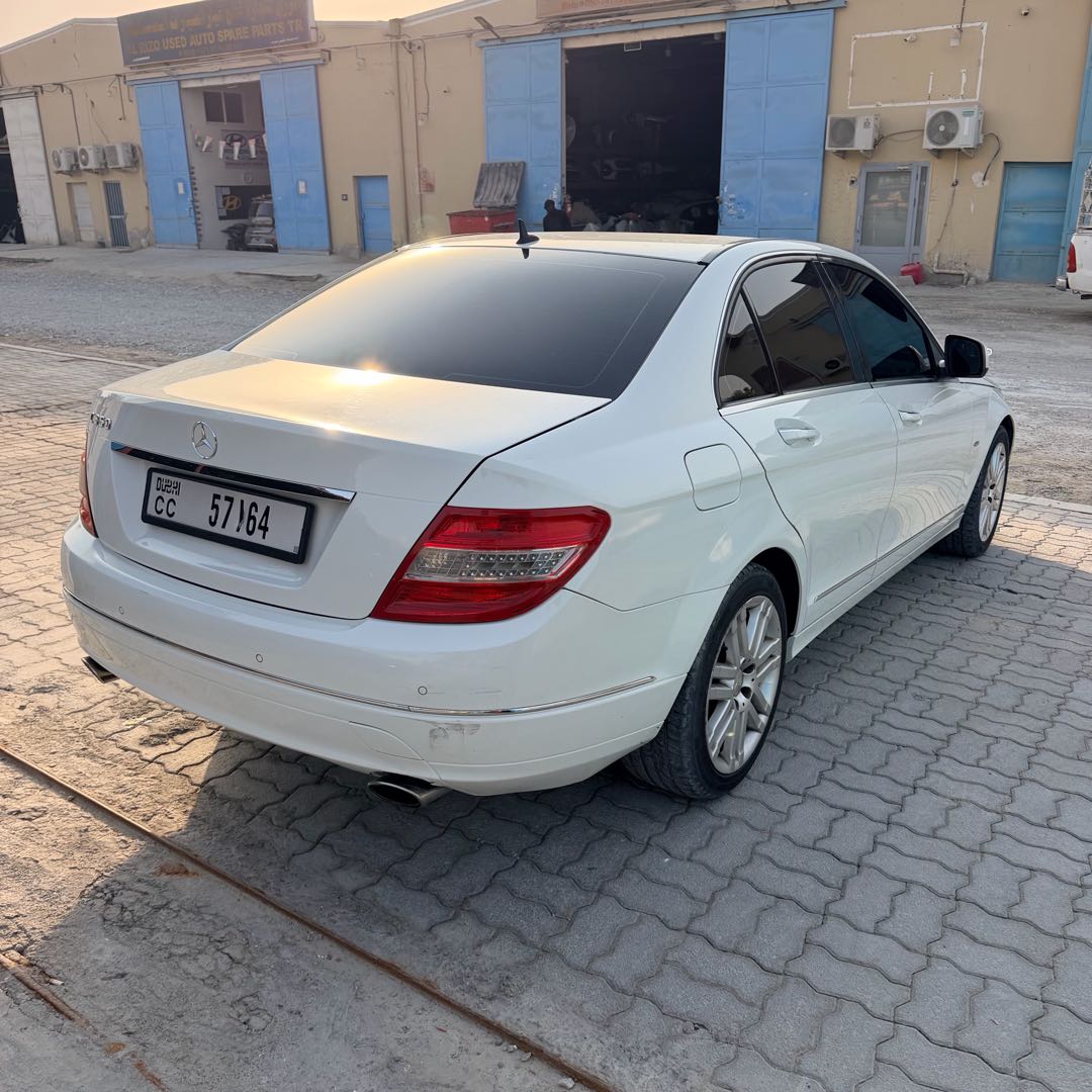 Car Image 2009 MERCEDES C Class 350