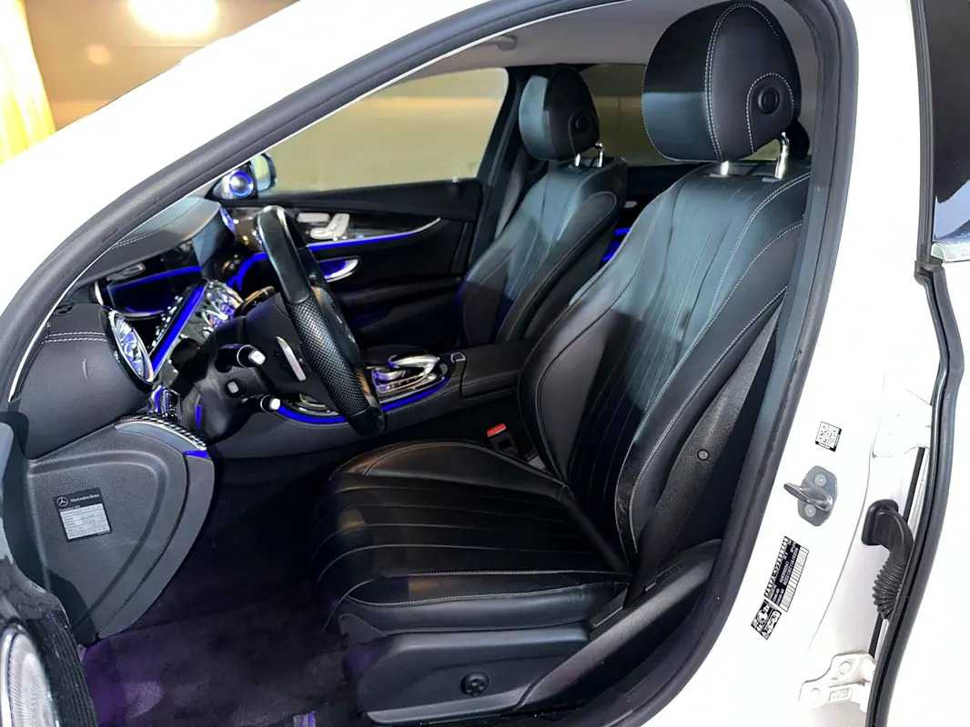 Car Image 2017 MERCEDES E Class 400