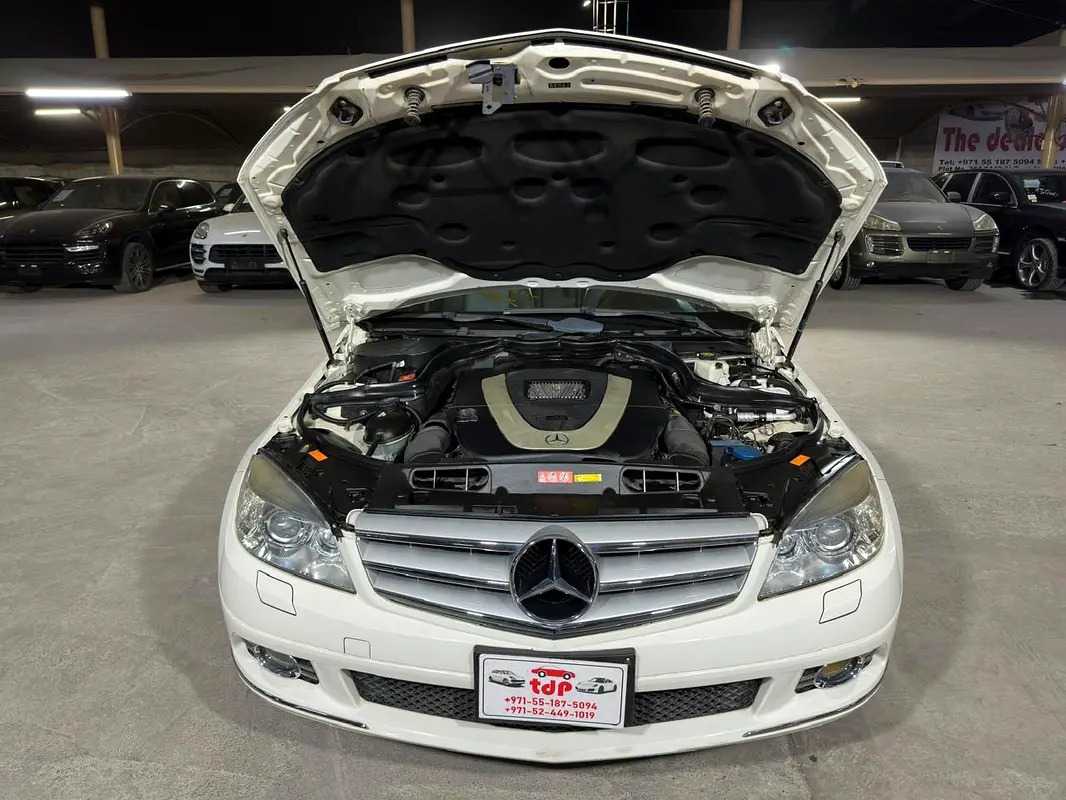 Car Image 2010 MERCEDES C Class 300