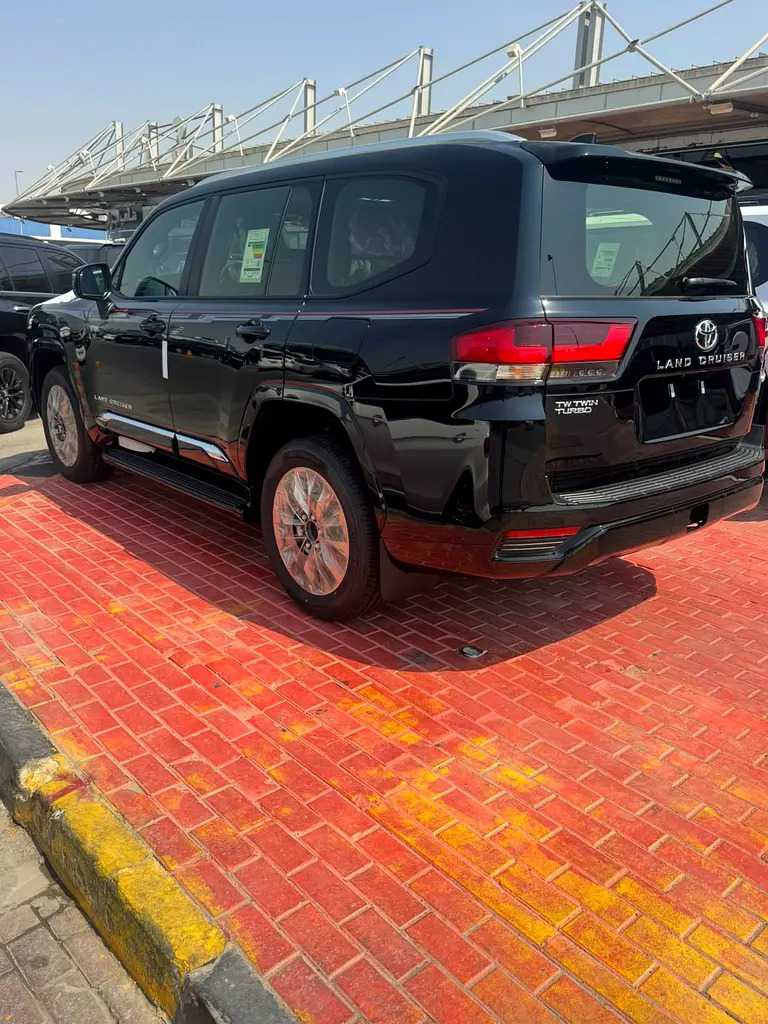 Car Image 2026 TOYOTA LAND CRUISER GX.R