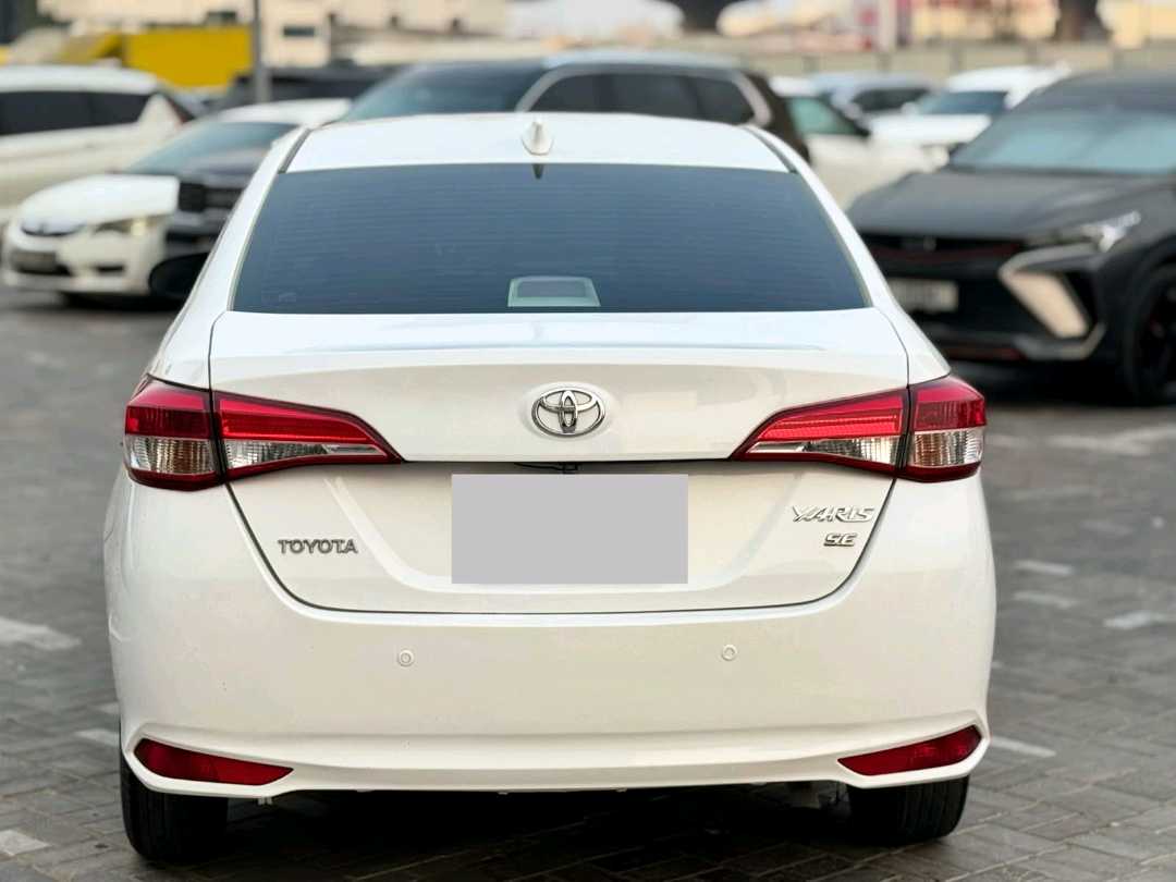 Car Image 2019 TOYOTA YARIS SE
