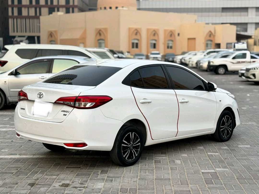 Car Image 2019 TOYOTA YARIS SE