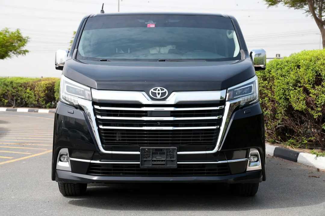 Car Image 2021 TOYOTA Granvia Standard