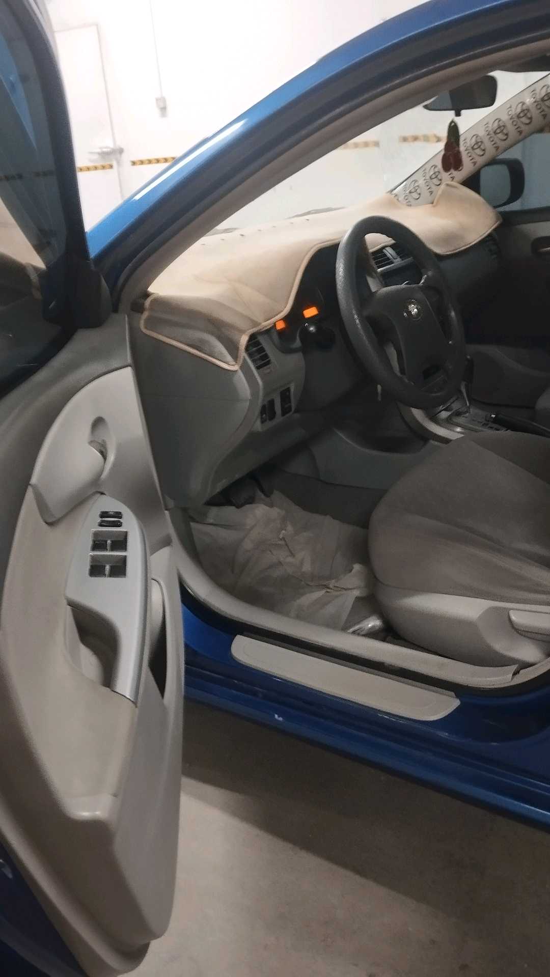 Car Image 2009 TOYOTA COROLLA XLI