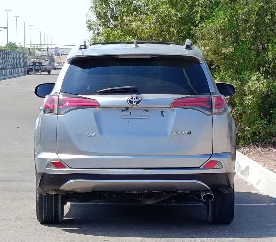 Car Image 2018 TOYOTA RAV4 VX