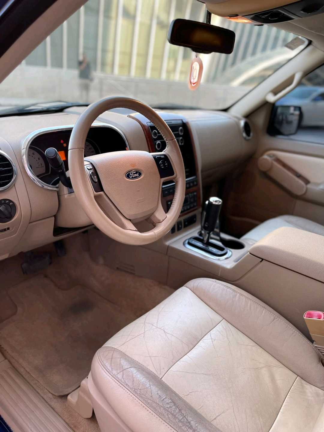Car Image 2008 FORD EXPLORER XLT