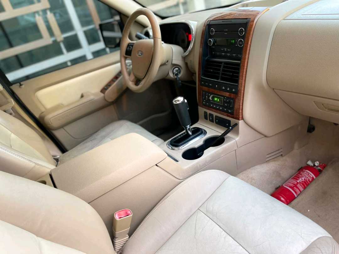 Car Image 2008 FORD EXPLORER XLT