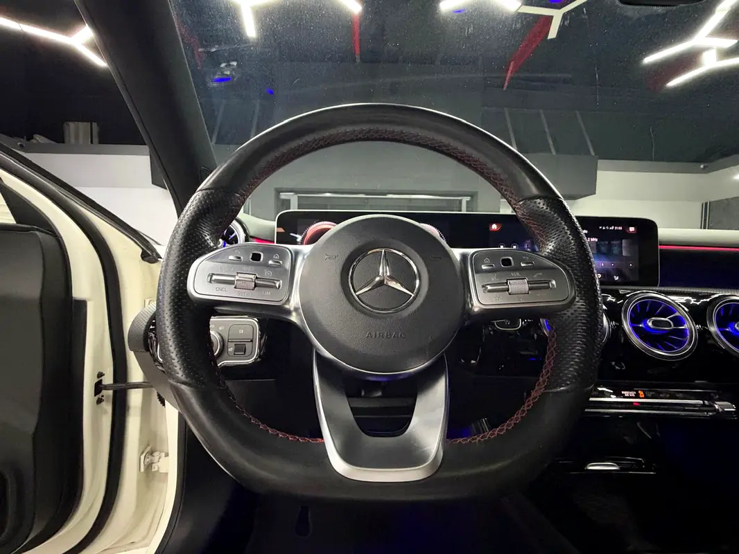 Car Image 2019 MERCEDES A CLASS A250