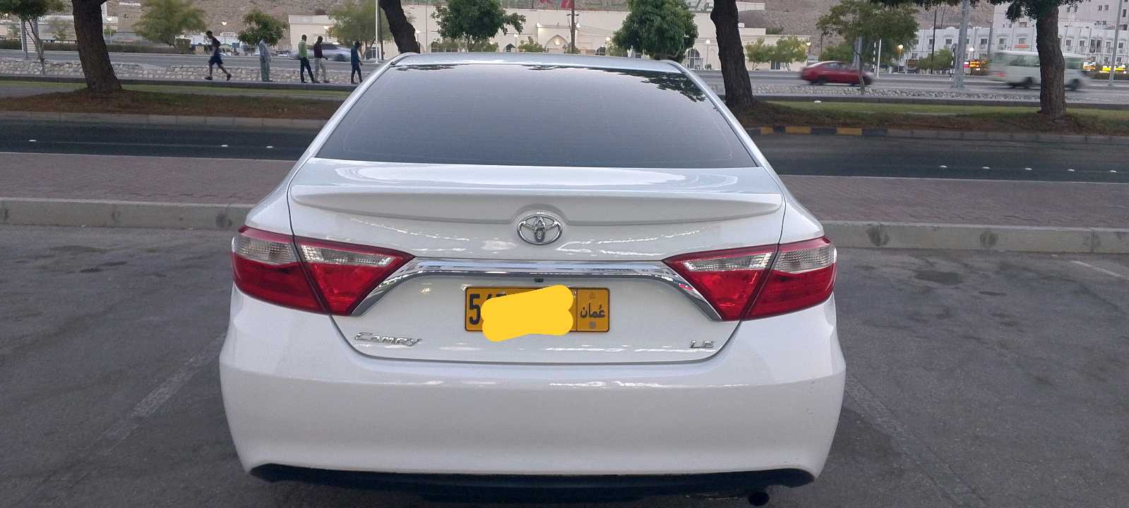 Car Image 2015 TOYOTA CAMRY SE