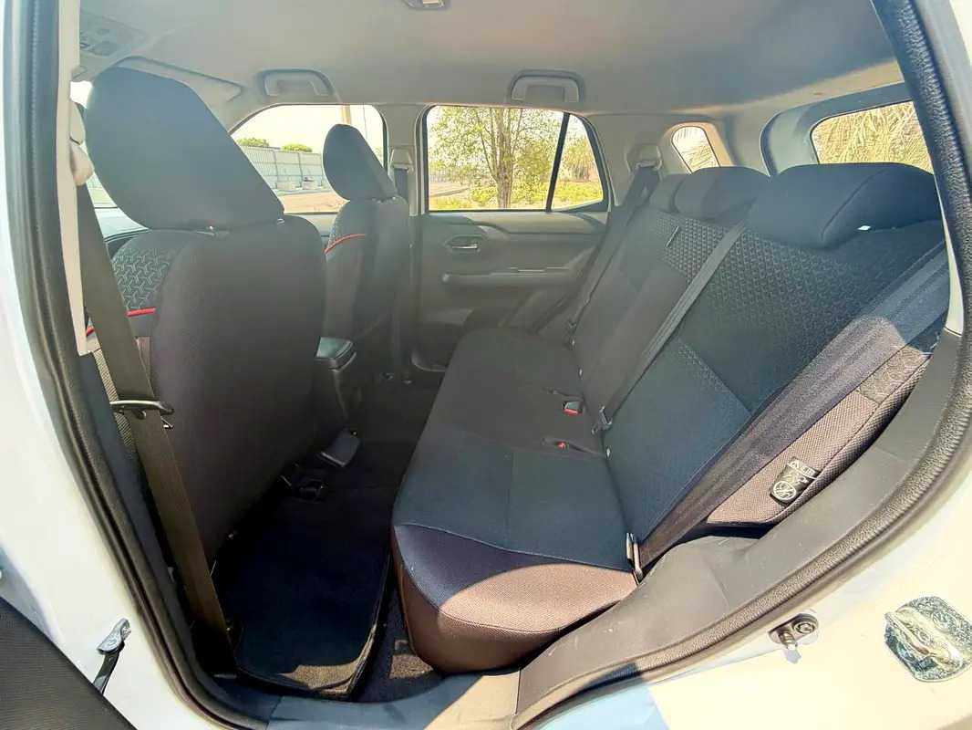 Car Image 2022 TOYOTA YARIS E