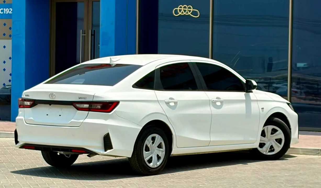 Car Image 2023 TOYOTA YARIS E