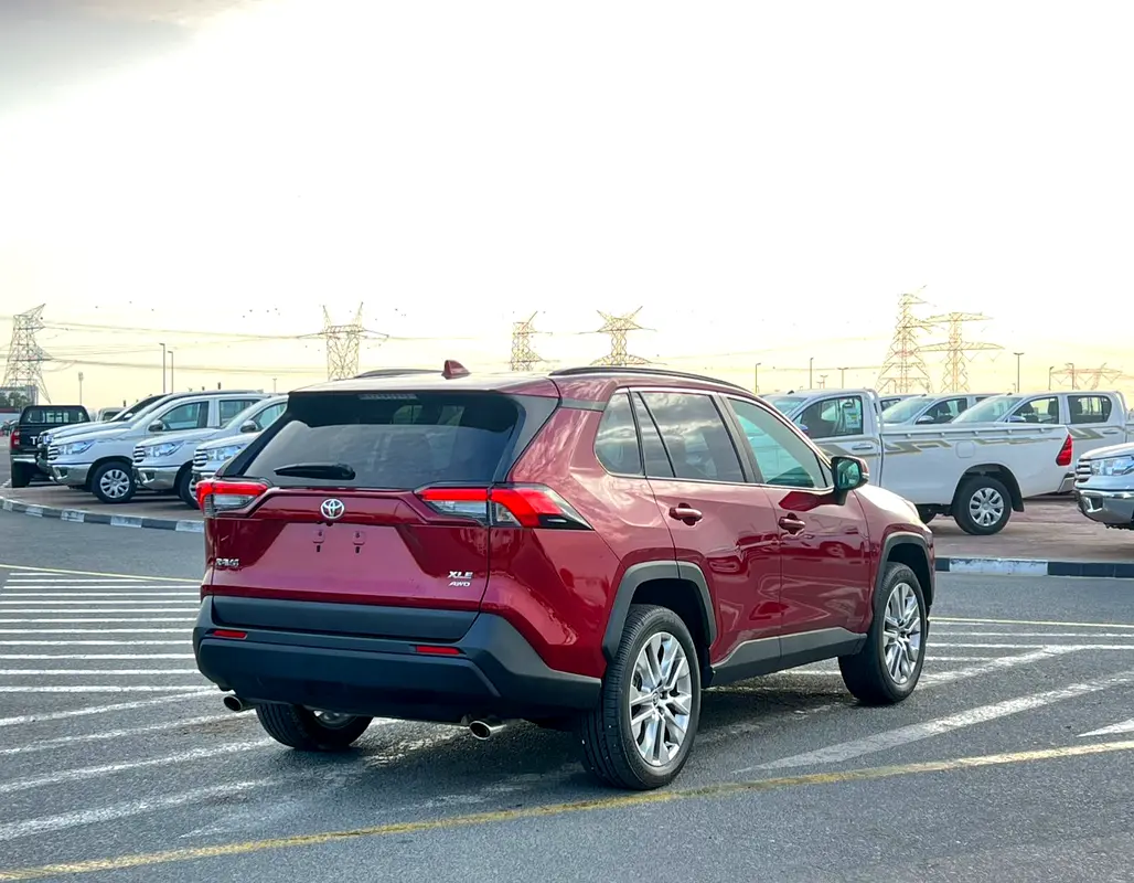 Car Image 2025 TOYOTA RAV4 XLE