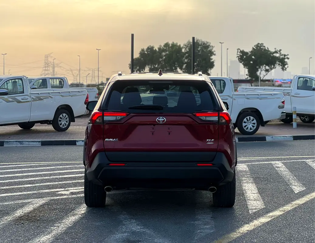 Car Image 2025 TOYOTA RAV4 XLE