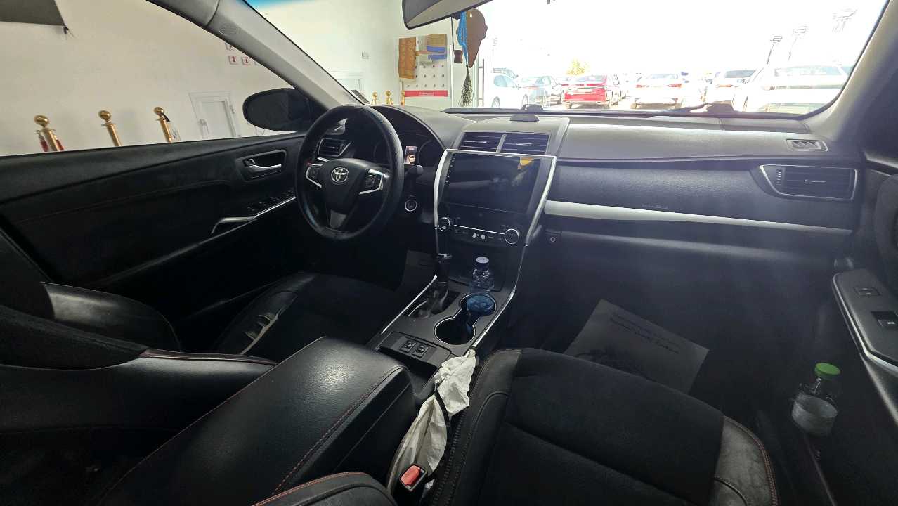 Car Image 2016 TOYOTA CAMRY XSE