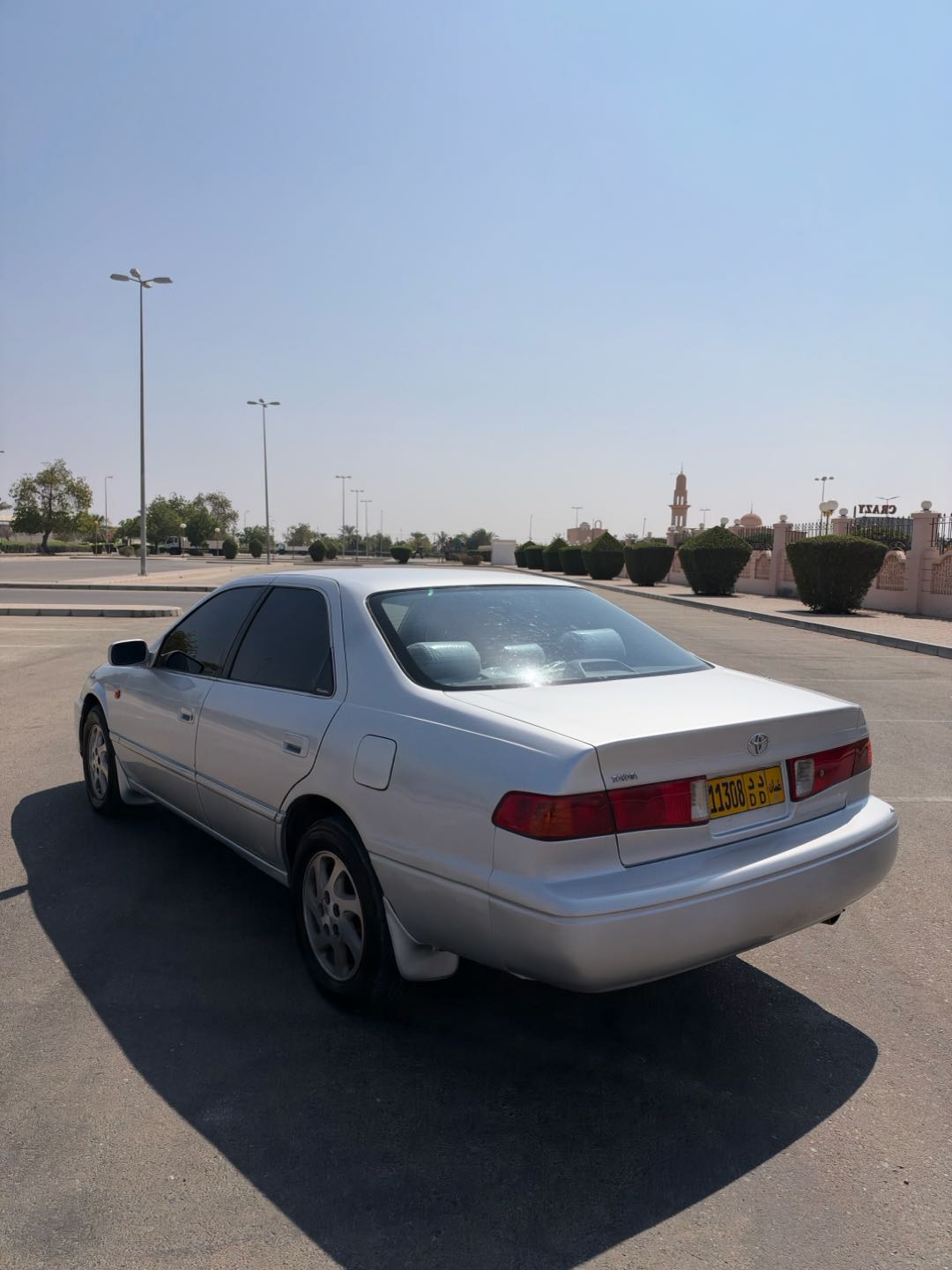 Car Image 1999 TOYOTA CAMRY LE