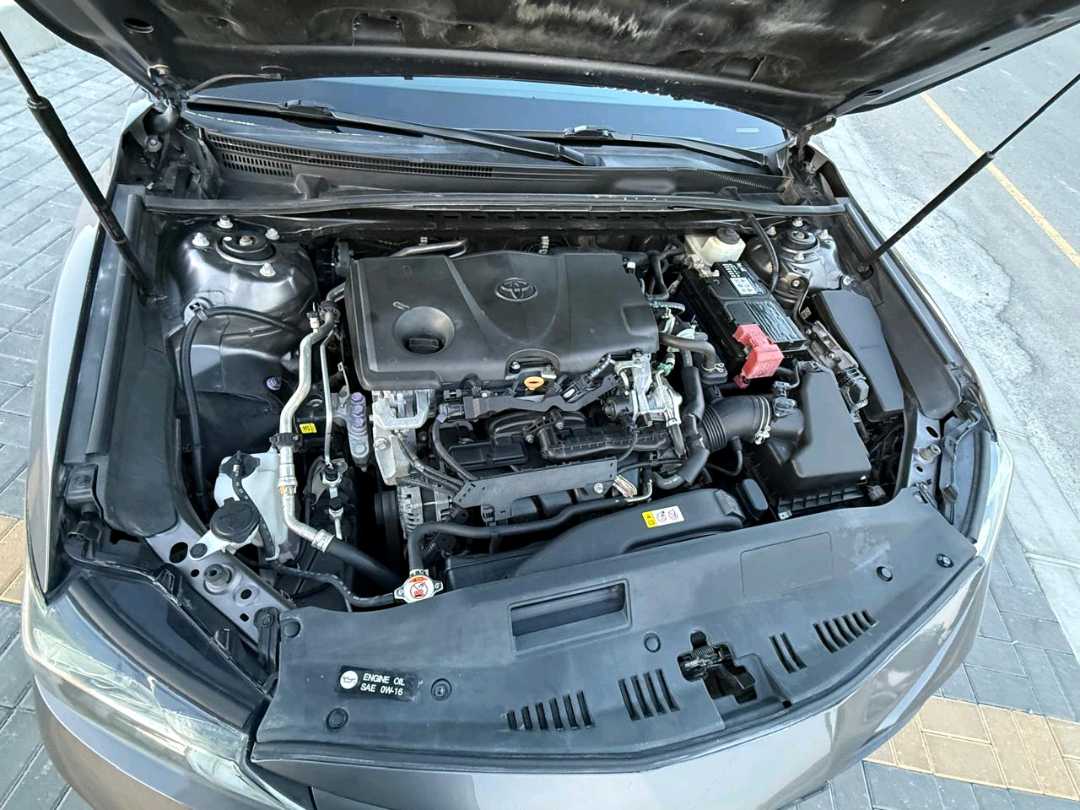 Car Image 2018 TOYOTA CAMRY LE
