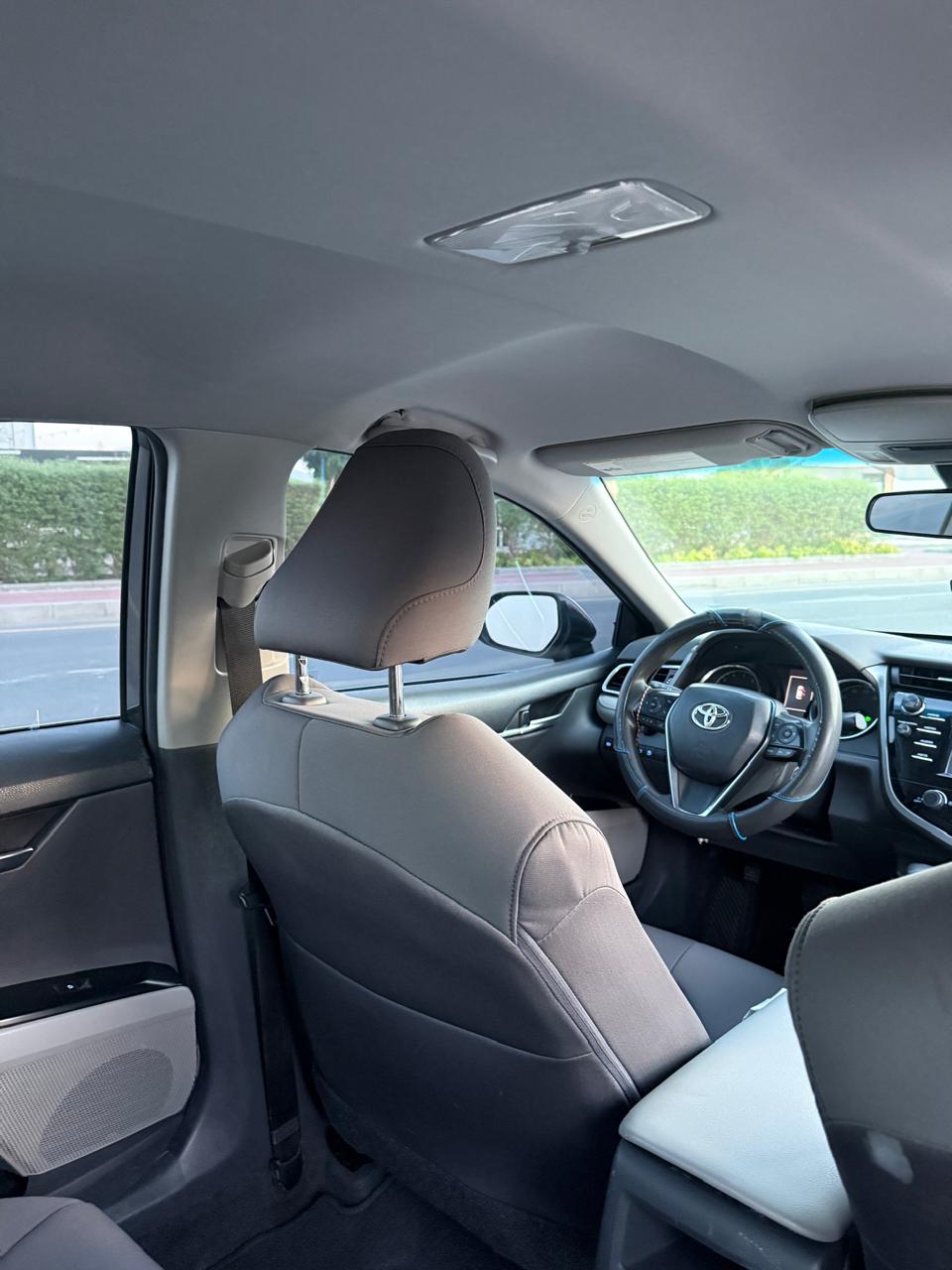 Car Image 2018 TOYOTA CAMRY LE