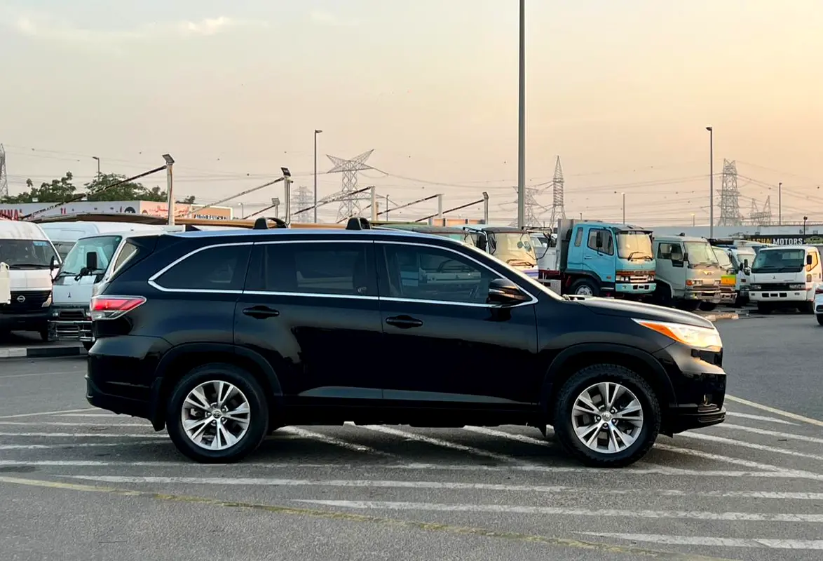 Car Image 2014 TOYOTA HIGHLANDER XLE