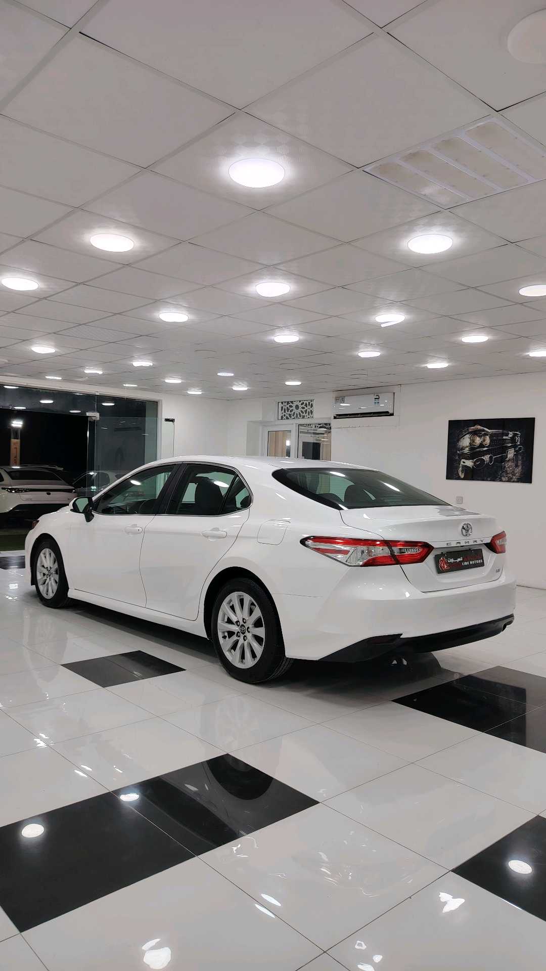 Car Image 2018 TOYOTA CAMRY LE