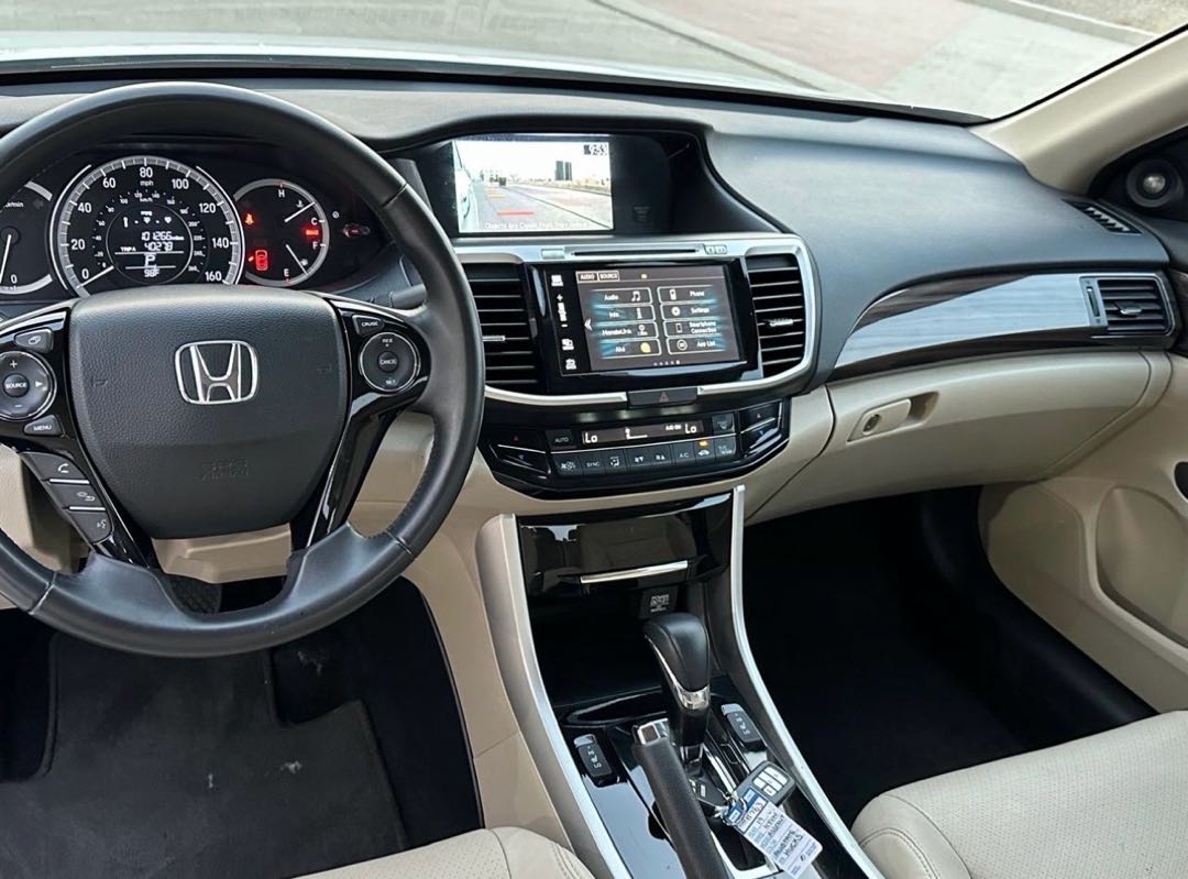 Car Image 2017 HONDA ACCORD EXL